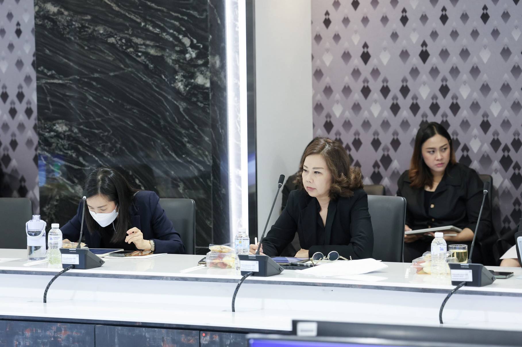 การประชุมคณะกรรมการกลั่นกรองการใช้จ่ายเงินกู้ภายใต้พระราชกำหนดให้อำนาจกระทรวงการคลังกู้เงินเพื่อแก้ไขปัญหาผลกระทบจากสถานการณ์วิกฤตด้านพลังงานและสร้างการเปลี่ยนผ่านด้านพลังงานของประเทศ พ.ศ. 2569 ครั้งที่ 3/2569