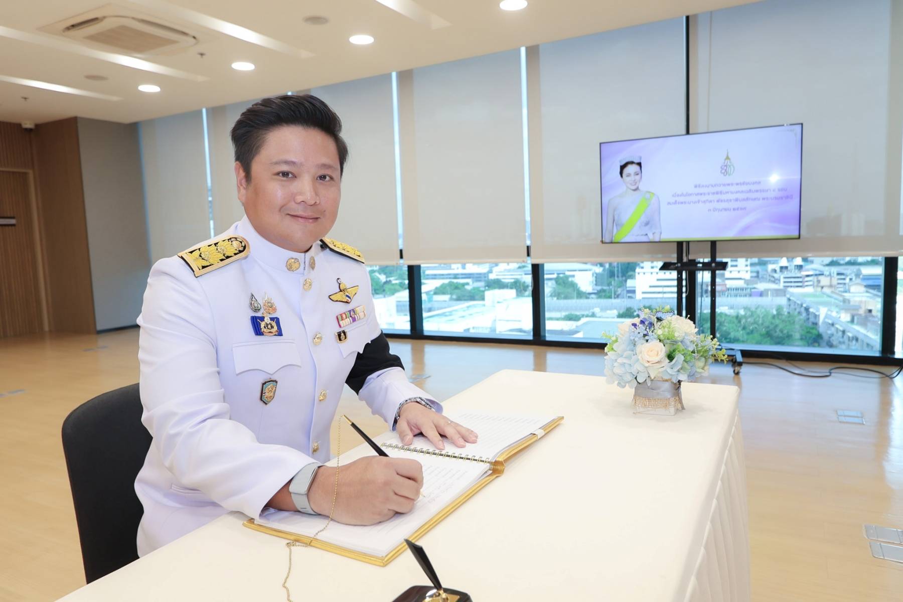 สำนักงานบริหารหนี้สาธารณะจัดพิธีลงนามถวายพระพรชัยมงคล เนื่องในโอกาสพระราชพิธีมหามงคลเฉลิมพรรษา 4 รอบ สมเด็จพระนางเจ้าสุทิดา พัชรสุธาพิมลลักษณ พระบรมราชินี 3 มิถุนายน 2568