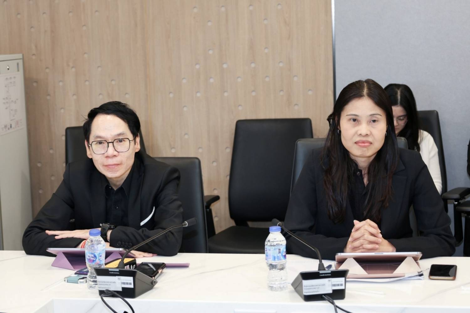การประชุมหารือระหว่างผู้แทนสำนักงานบริหารหนี้สาธารณะกับกองทุนการเงินระหว่างประเทศ (International Monetary Fund : IMF) 28/5/69