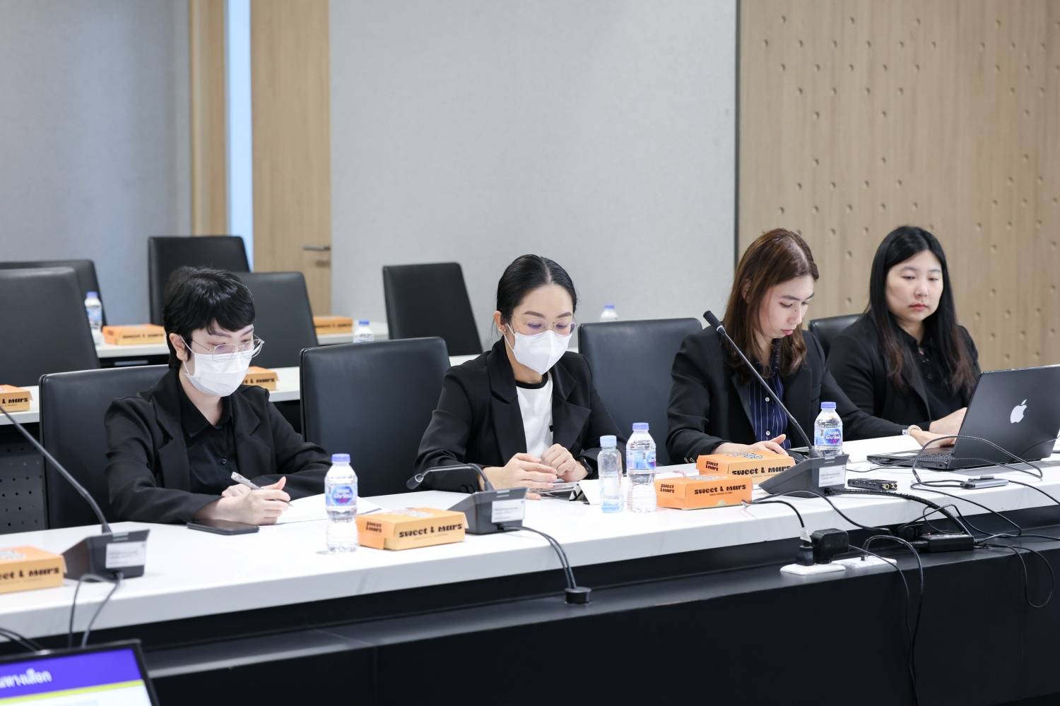 การประชุมคณะอนุกรรมการศึกษาเครื่องมือการระดมทุนอื่นเพื่อลดภาระหนี้สาธารณะ ครั้งที่ 1/2569