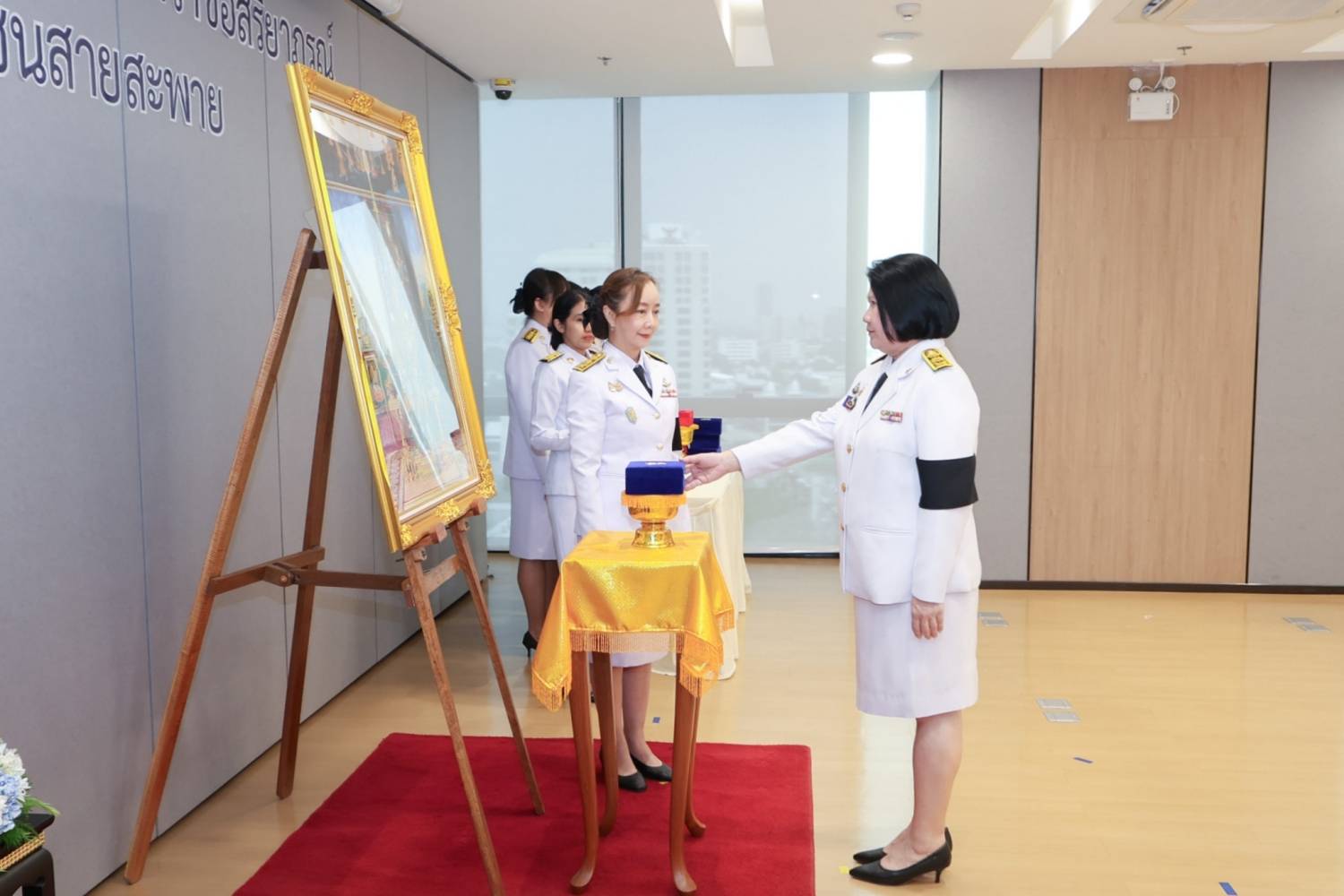 สำนักงานบริหารหนี้สาธารณะจัดพิธีรับพระราชทานเครื่องราชอิสริยาภรณ์ ชั้นสายสะพายประจำปี 2567 และประจำปี 2568