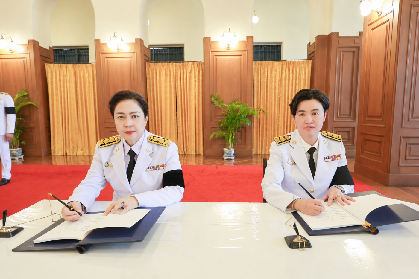 สำนักงานบริหารหนี้สาธารณะร่วมพิธีถวายสักการะเบื้องหน้าพระรูปและลงนามถวายความอาลัยแด่สมเด็จพระเจ้าลูกเธอ เจ้าฟ้าพัชรกิติยาภา นเรนทิราเทพยวดี กรมหลวงราชสาริณีสิริพัชร มหาวัชรราชธิดา