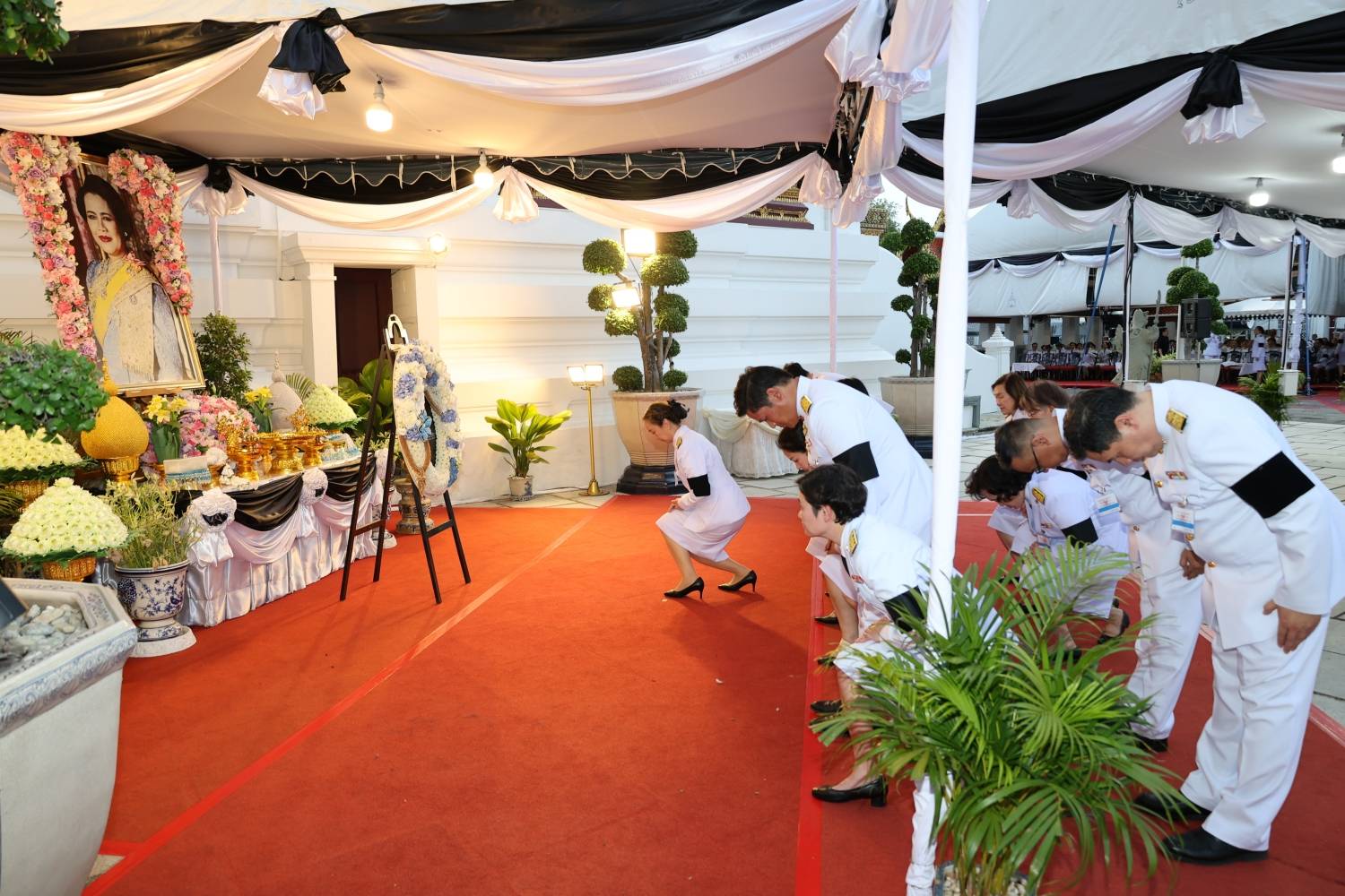 สำนักงานบริหารหนี้สาธารณะ เป็นเจ้าภาพพระพิธีธรรมสวดพระอภิธรรมพระบรมศพสมเด็จพระนางเจ้าสิริกิติ์ พระบรมราชินีนาถ พระบรมราชชนนีพันปีหลวง