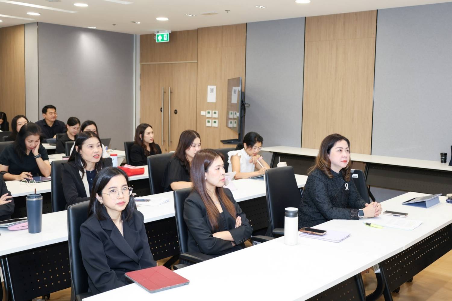 โครงการอบรม หลักสูตร “การประยุกต์ใช้มาตรฐานการจัดกลุ่มกิจกรรมทางเศรษฐกิจที่คำนึงถึงสิ่งแวดล้อม (Thailand Taxonomy) เพื่อการวิเคราะห์และประเมินโครงการลงทุนภาครัฐที่เป็นมิตรต่อสิ่งแวดล้อม”