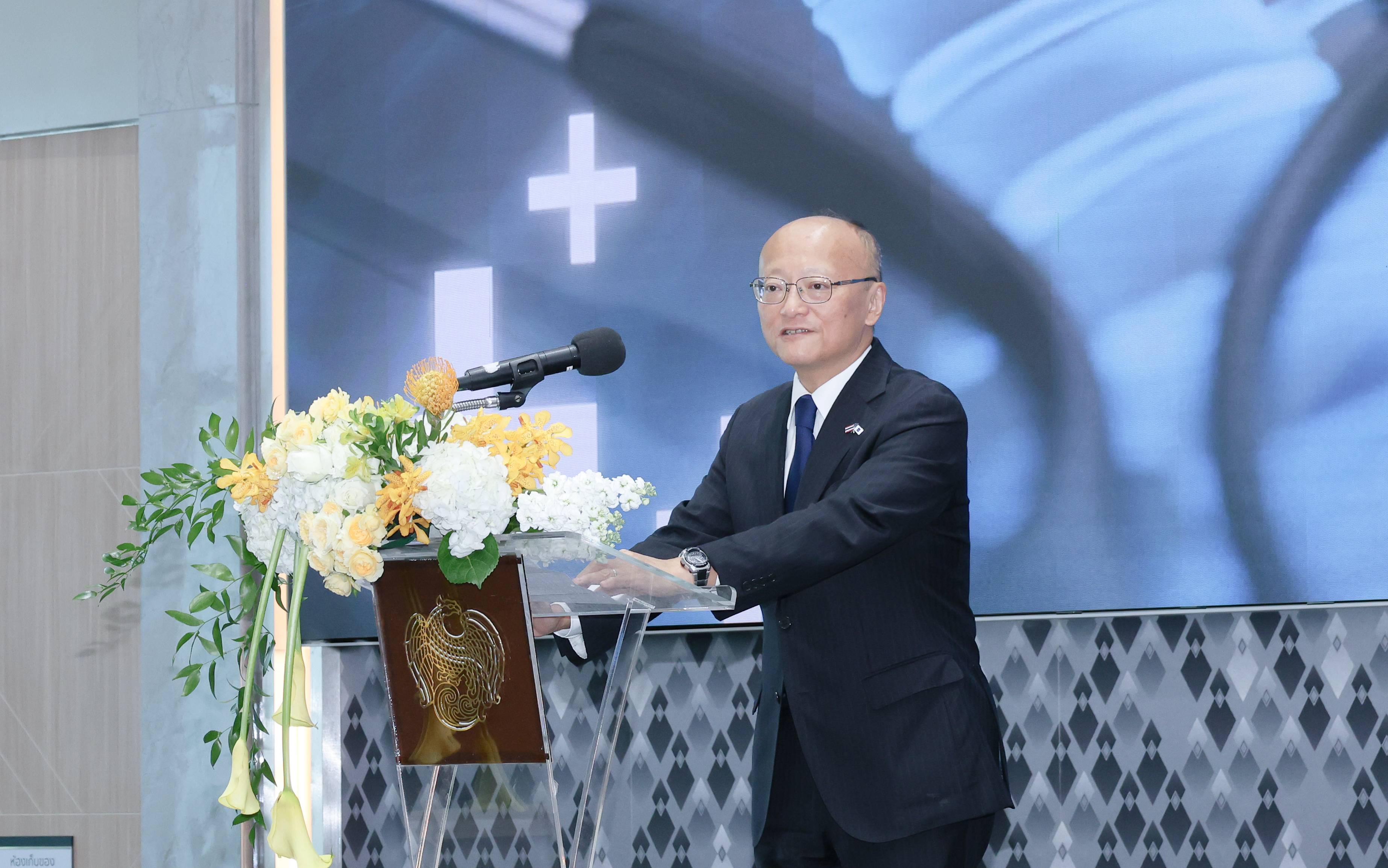 การประชุมหารือทวิภาคีระหว่างรัฐมนตรีว่าการกระทรวงการคลัง และประธานธนาคารพัฒนาเอเชีย (Asian Development Bank: ADB) และพิธีแลกเปลี่ยนสัญญาเงินกู้โครงการรายจ่ายลงทุนเพื่อใช้จ่ายเงินกู้เพื่อพัฒนาเศรษฐกิจและสังคม (โครงการพัฒนาระบบบริการสาธารณสุข สำนักงานปลัดกระทรวงสาธารณสุข กระทรวงสาธารณสุข) (Exchange of the Loan Agreement  for the Thailand Climate-Smart Health Services System Enhancement Project)