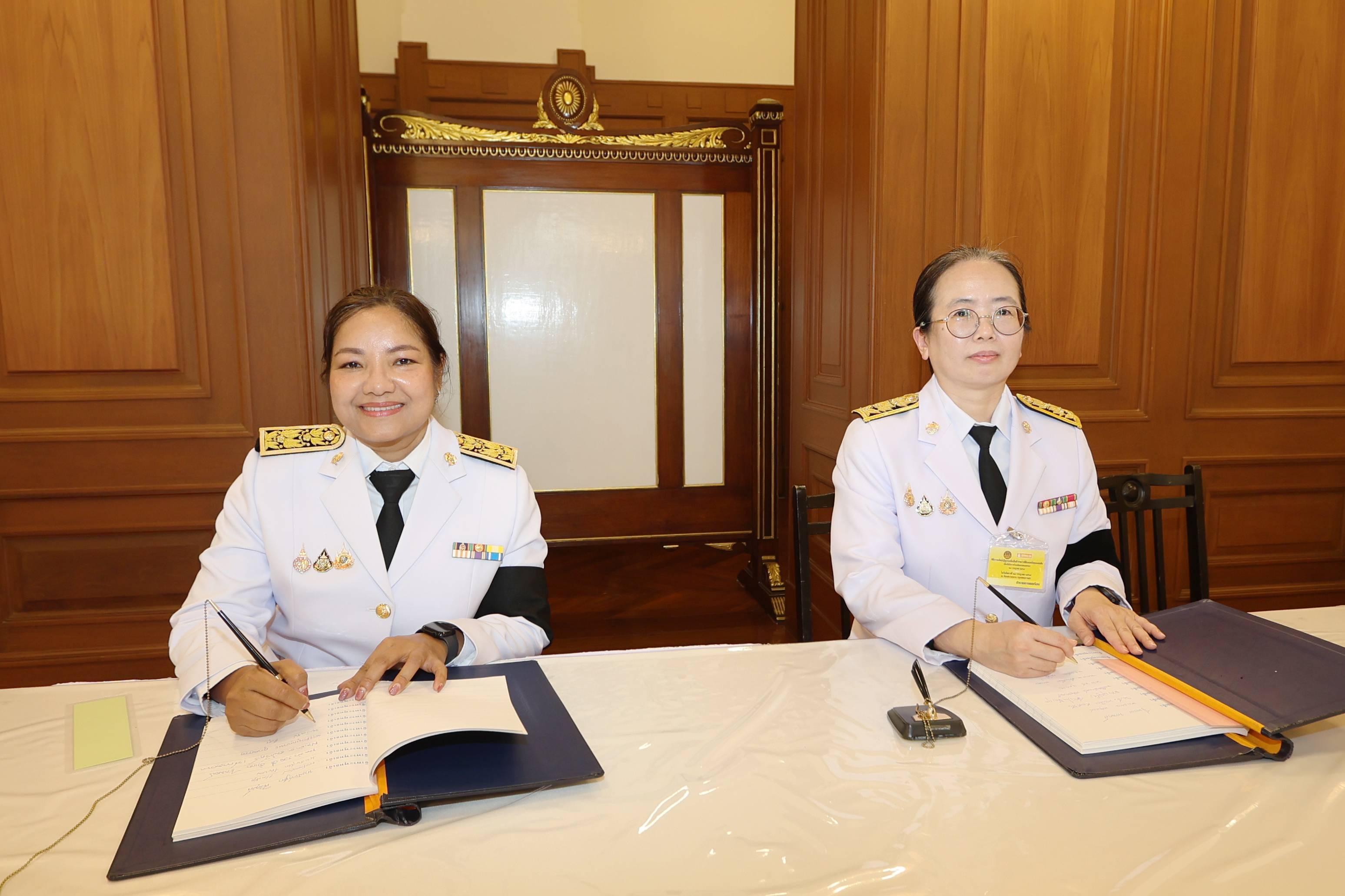 สำนักงานบริหารหนี้สาธารณะทูลเกล้าฯ ถวายแจกันดอกไม้หน้าพระบรมฉายาลักษณ์พระบาทสมเด็จพระเจ้าอยู่หัว เนื่องในโอกาสวันเฉลิมพระชนมพรรษา 28 กรกฎาคม 2569  ณ ศาลาสหทัยสมาคม ในพระบรมมหาราชวัง