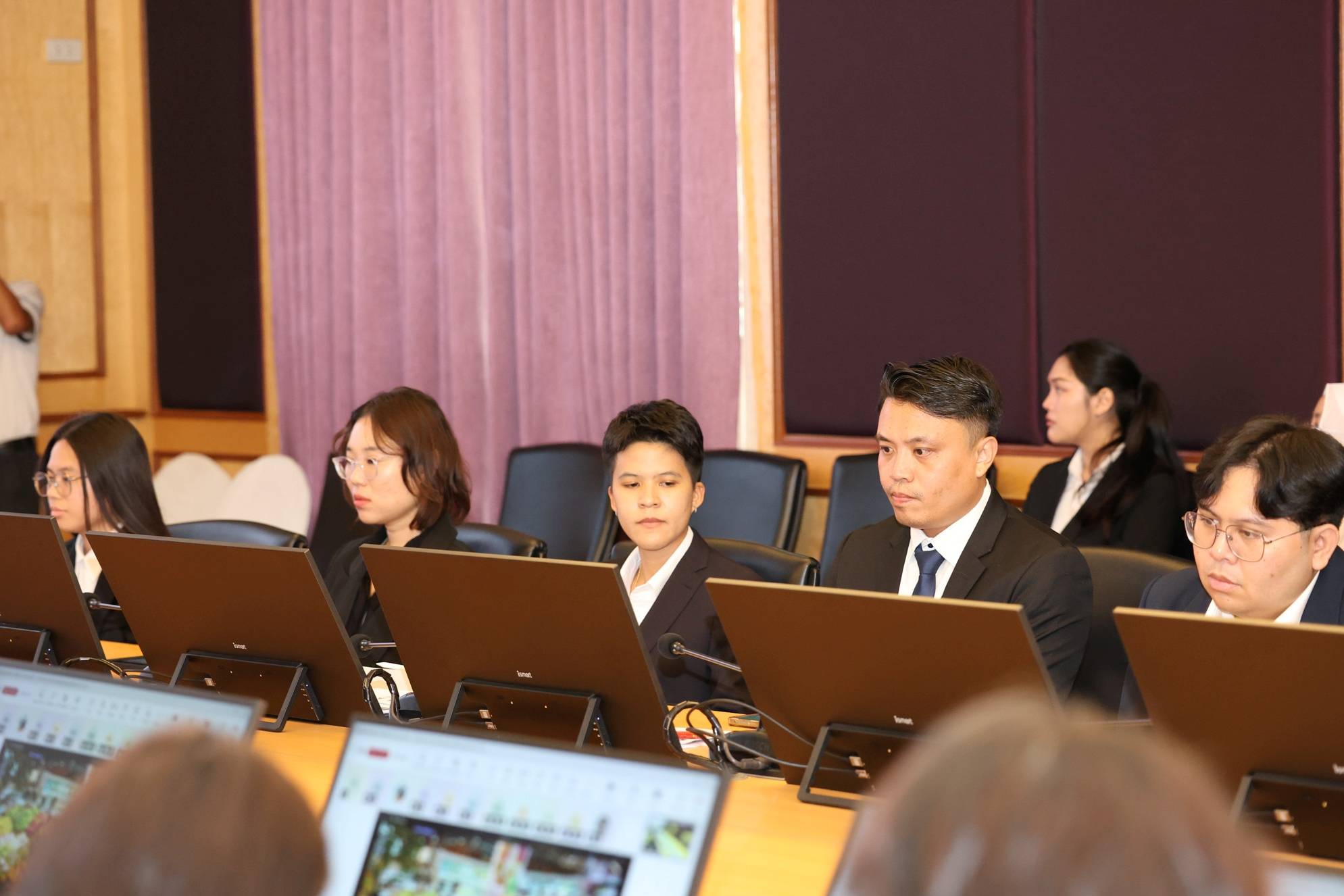 สำนักงานบริหารหนี้สาธารณะร่วมงาน Roadshow การออกและเสนอขายพันธบัตรส่งเสริมความยั่งยืนขององค์การขนส่งมวลชนกรุงเทพ