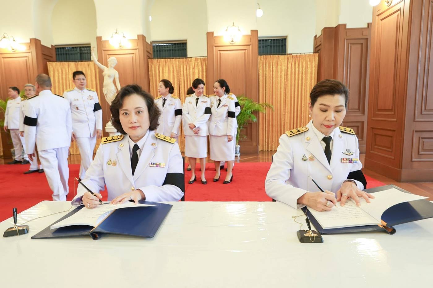สำนักงานบริหารหนี้สาธารณะร่วมพิธีถวายสักการะเบื้องหน้าพระรูปและลงนามถวายความอาลัยแด่สมเด็จพระเจ้าลูกเธอ เจ้าฟ้าพัชรกิติยาภา นเรนทิราเทพยวดี กรมหลวงราชสาริณีสิริพัชร มหาวัชรราชธิดา