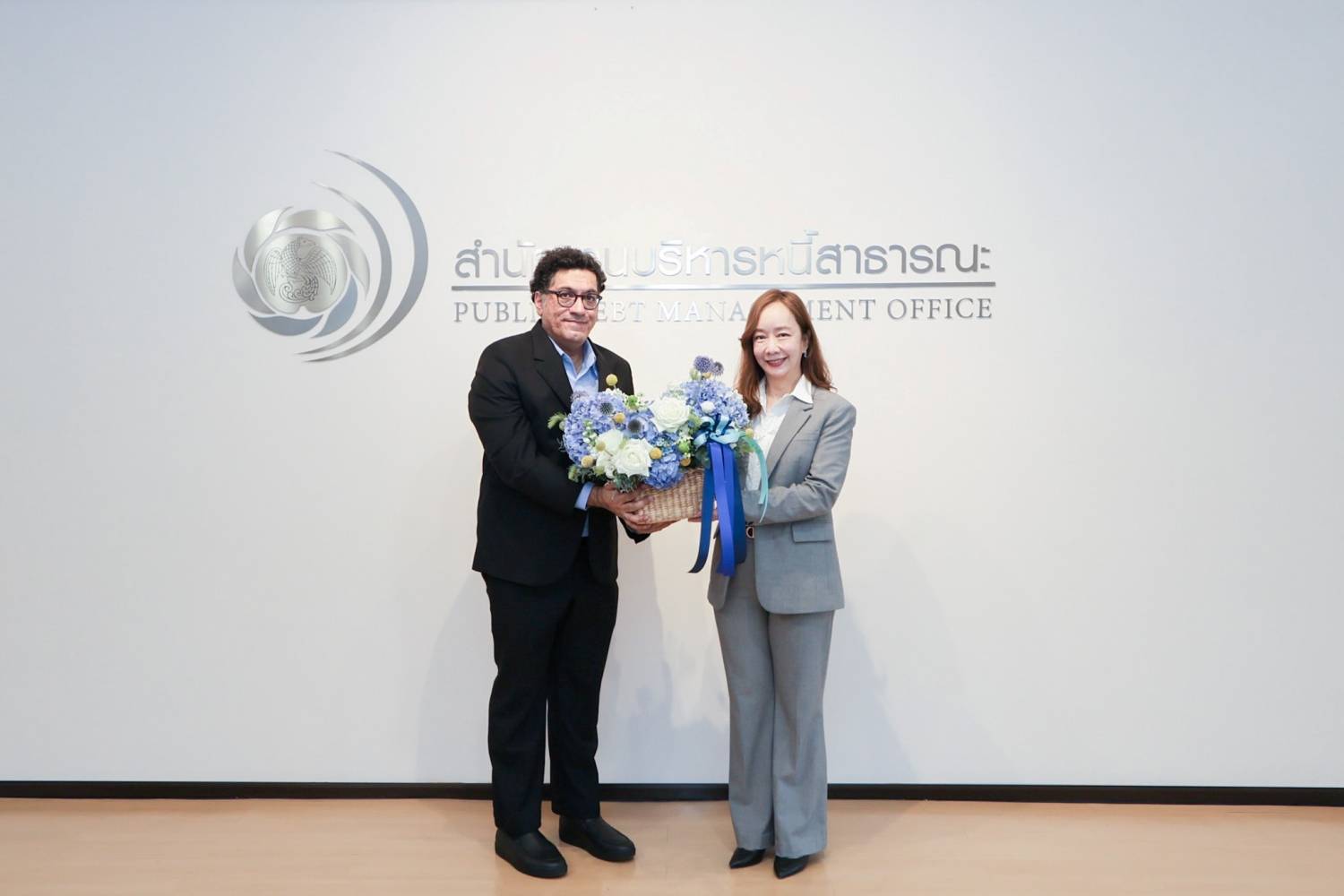 สำนักงานบริหารหนี้สาธารณะรับมอบหนังสือรับรองมาตรฐาน ISO/IEC 27001:2022 เสริมสร้างความเชื่อมั่นความมั่นคงปลอดภัยสารสนเทศ