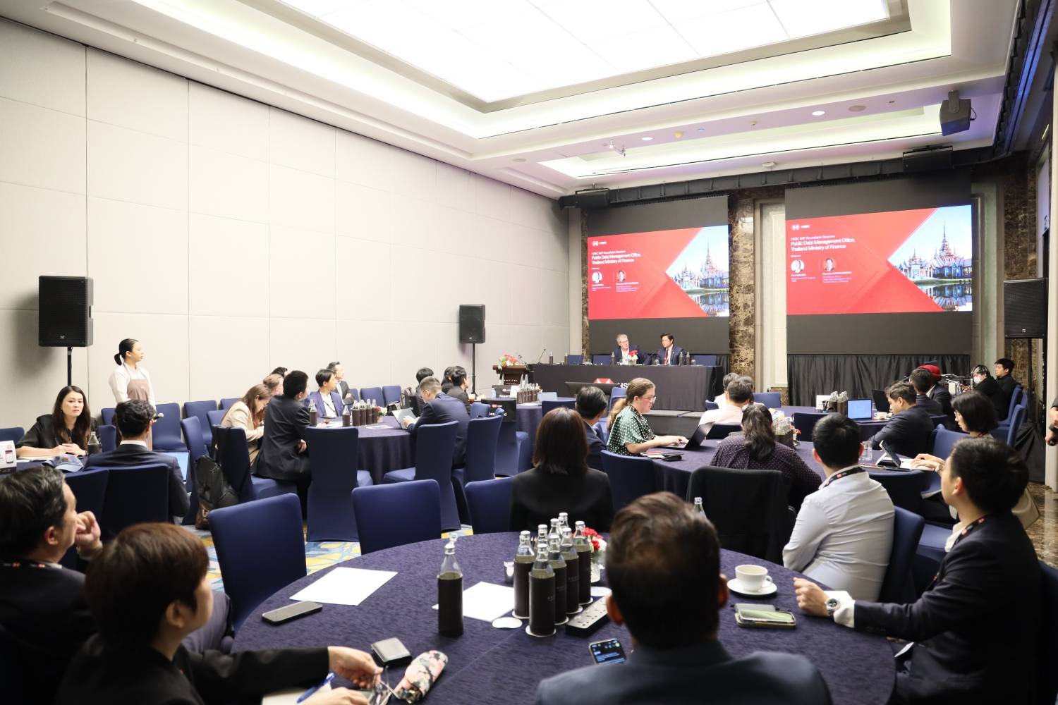 สำนักงานบริหารหนี้สาธารณะร่วมเวที HSBC IMF Roundtable Sessions นำเสนอข้อมูลทิศทางการบริหารหนี้สาธารณะของไทยต่อนักลงทุนต่างชาติ