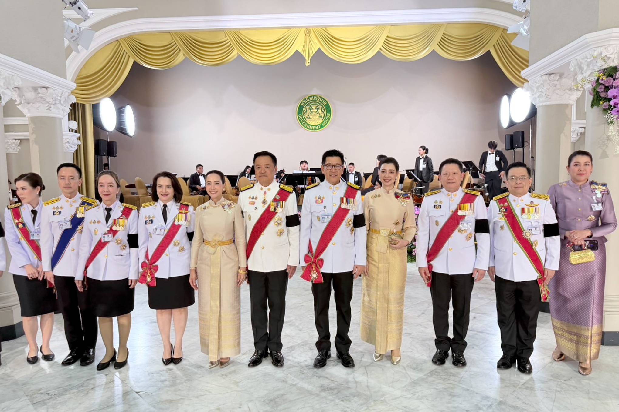 ผู้อำนวยการสำนักงานบริหารหนี้สาธารณะร่วมงานสโมสรสันนิบาตเฉลิมพระเกียรติ เนื่องในโอกาสพระราชพิธีมหามงคลเฉลิมพระชนมพรรษา 4 รอบ สมเด็จพระนางเจ้าฯ พระบรมราชินี