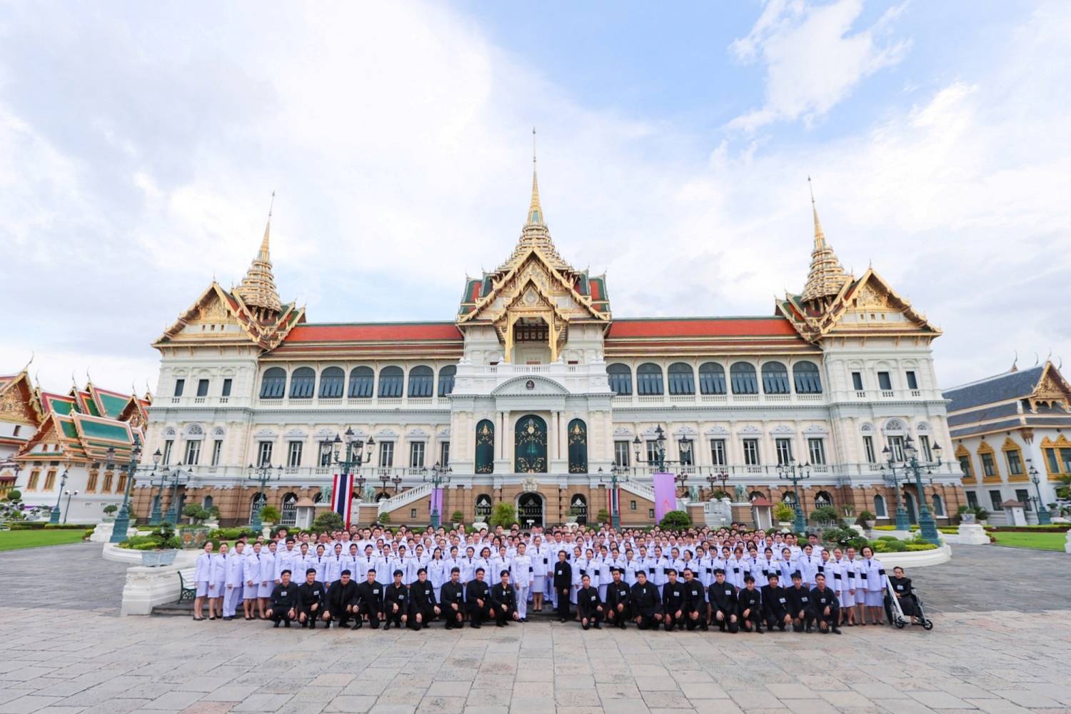 สำนักงานบริหารหนี้สาธารณะ เป็นเจ้าภาพพระพิธีธรรมสวดพระอภิธรรมพระบรมศพสมเด็จพระนางเจ้าสิริกิติ์ พระบรมราชินีนาถ พระบรมราชชนนีพันปีหลวง
