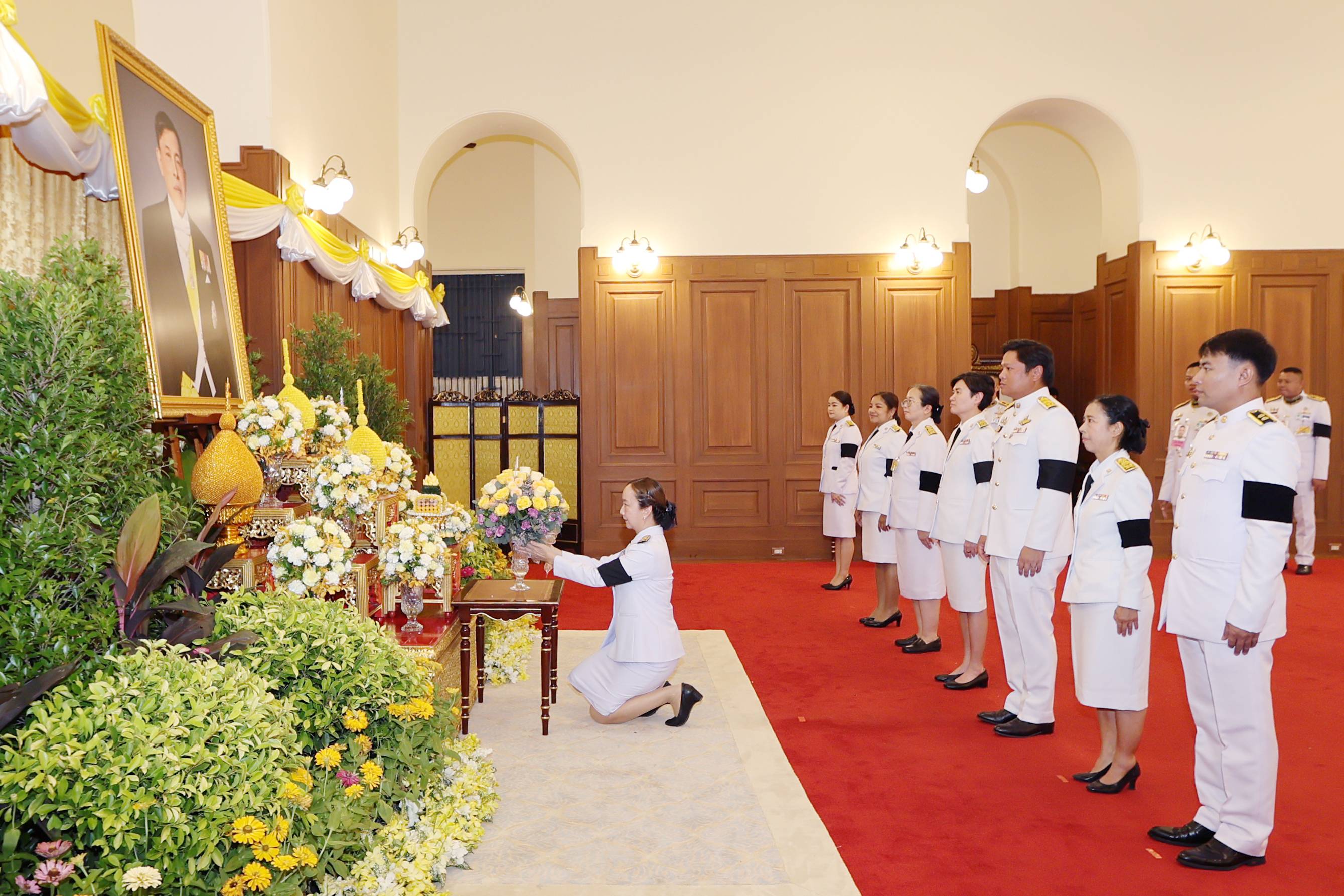 สำนักงานบริหารหนี้สาธารณะทูลเกล้าฯ ถวายแจกันดอกไม้หน้าพระบรมฉายาลักษณ์พระบาทสมเด็จพระเจ้าอยู่หัว เนื่องในโอกาสวันเฉลิมพระชนมพรรษา 28 กรกฎาคม 2569  ณ ศาลาสหทัยสมาคม ในพระบรมมหาราชวัง