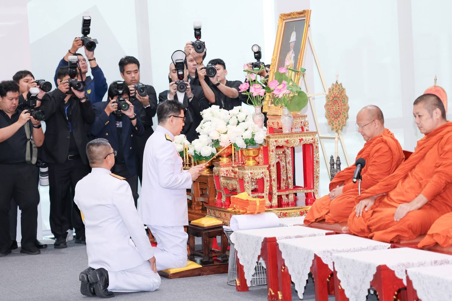 สบน. เข้าร่วมพิธีบำเพ็ญกุศลสตมวาร (100 วัน) เพื่ออุทิศถวายเป็นพระกุศลแด่สมเด็จพระเจ้าลูกเธอ เจ้าฟ้าพัชรกิติยาภานเรนทิราเทพยวดี กรมหลวงราชสาริณีสิริพัชร มหาวัชรราชธิดา