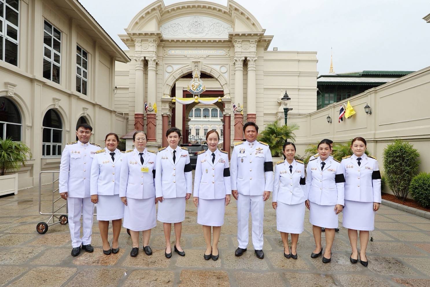 สำนักงานบริหารหนี้สาธารณะทูลเกล้าฯ ถวายแจกันดอกไม้หน้าพระบรมฉายาลักษณ์พระบาทสมเด็จพระเจ้าอยู่หัว เนื่องในโอกาสวันเฉลิมพระชนมพรรษา 28 กรกฎาคม 2569  ณ ศาลาสหทัยสมาคม ในพระบรมมหาราชวัง