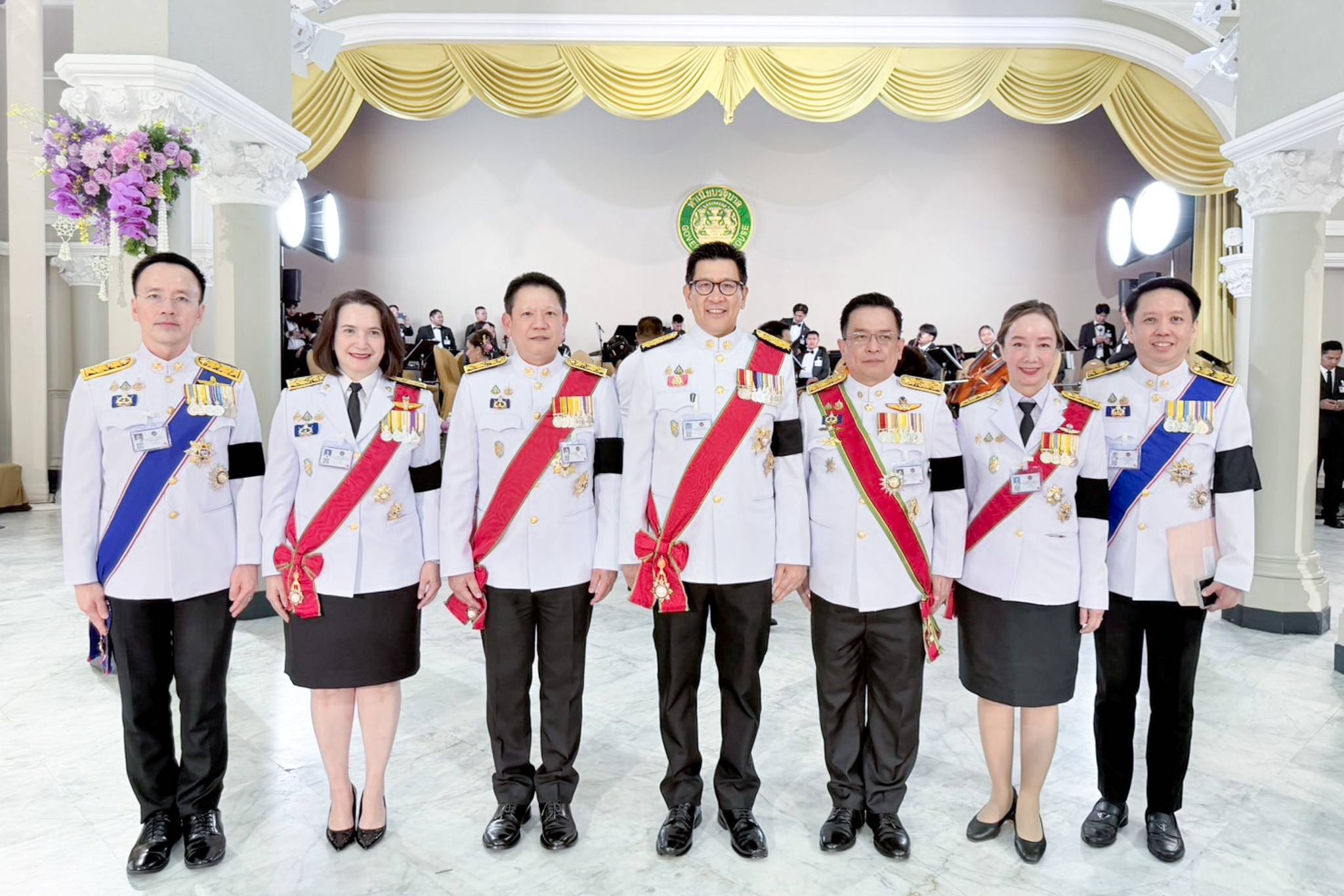 ผู้อำนวยการสำนักงานบริหารหนี้สาธารณะร่วมงานสโมสรสันนิบาตเฉลิมพระเกียรติ เนื่องในโอกาสพระราชพิธีมหามงคลเฉลิมพระชนมพรรษา 4 รอบ สมเด็จพระนางเจ้าฯ พระบรมราชินี